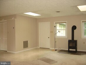 165 Natalie Ln in Harpers Ferry, WV - Building Photo - Building Photo