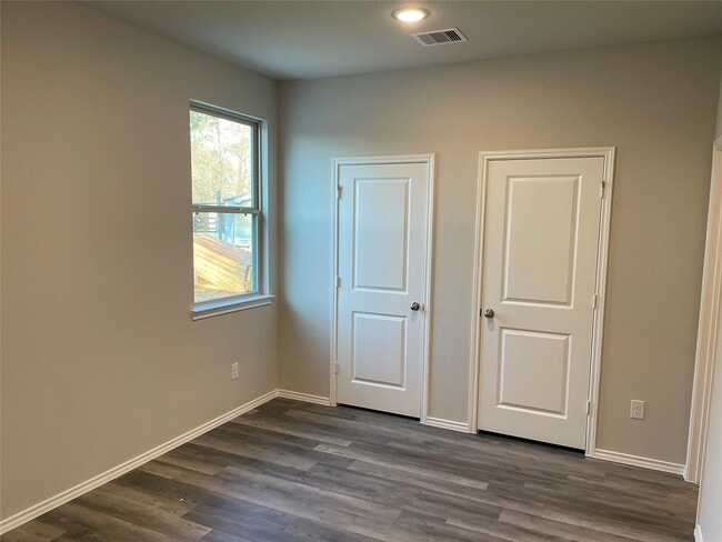 property at 233 Ridgeside Ct