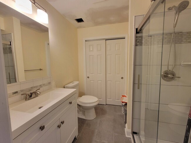 71 Bellevue Ave, Unit D in Penndel, PA - Foto de edificio - Building Photo