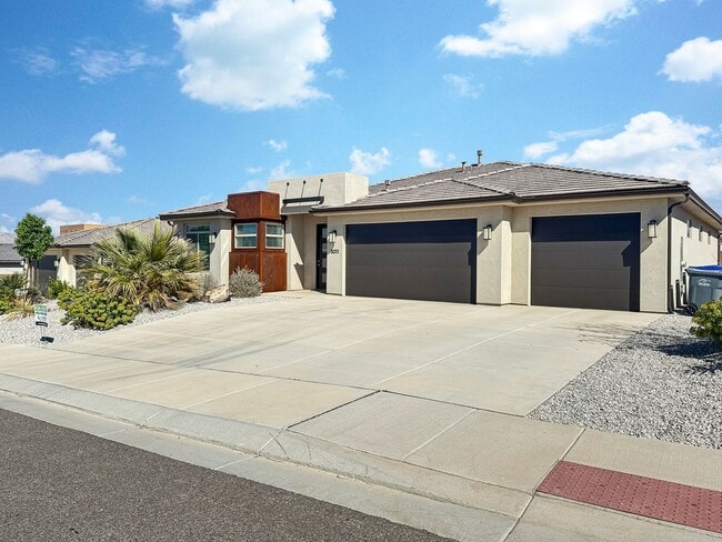 3011 E Lavatera Dr in Saint George, UT - Building Photo - Building Photo