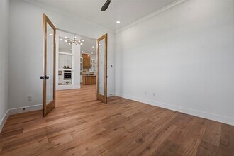 413 Chuckwagon Trail in Angleton, TX - Building Photo - Building Photo