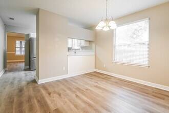 2655 McCormick Woods Dr in Jacksonville, FL - Building Photo - Building Photo