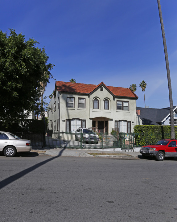 909 S Mariposa Ave in Los Angeles, CA - Building Photo