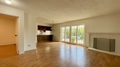 1191 Atascadero St in San Luis Obispo, CA - Building Photo - Building Photo