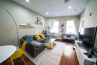 493 Commonwealth Ave in Boston, MA - Foto de edificio - Building Photo