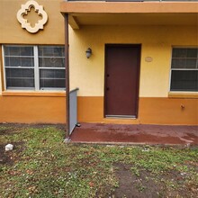 711 Wyman Ct in Orlando, FL - Foto de edificio - Building Photo
