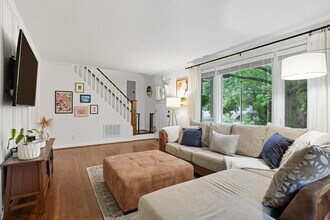 1946 Terry Mill Rd SE in Atlanta, GA - Foto de edificio - Building Photo