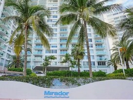 1000 West Ave, Unit 428 in Miami Beach, FL - Building Photo