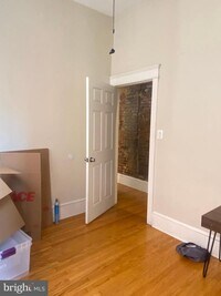 245 S 10th St photo'