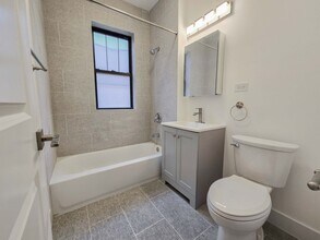 5951 N Paulina St, Unit 1W in Chicago, IL - Building Photo - Building Photo