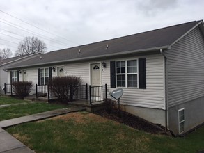 Waterford Townhomes in Johnson City, TN - Building Photo - Other