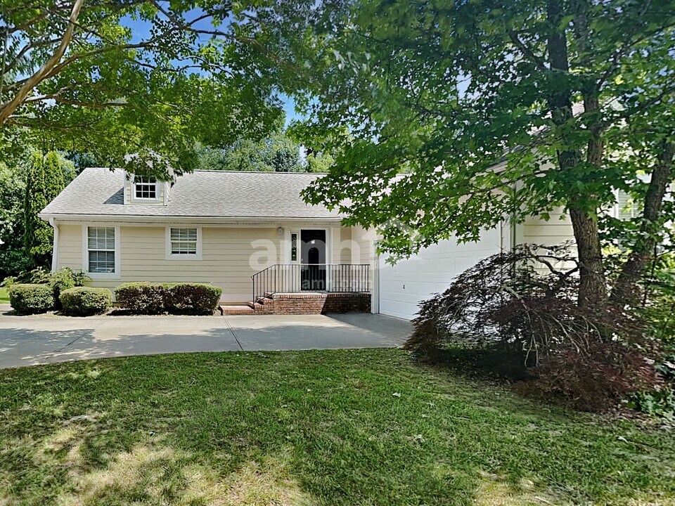 495 Hunnicut Rd SE in Mableton, GA - Foto de edificio