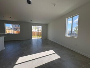 720 SE 13th St Cir in Homestead, FL - Building Photo - Building Photo