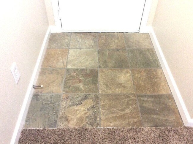 31500 33rd Pl SW in Federal Way, WA - Foto de edificio - Building Photo