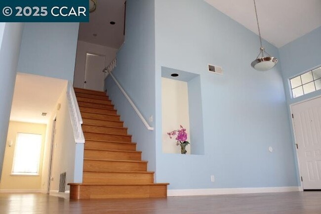 151 Grenadine Way in Hercules, CA - Foto de edificio - Building Photo