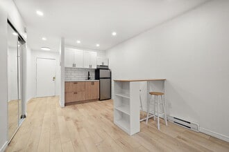 1375 La Fontaine Rue in Montréal, QC - Building Photo - Building Photo