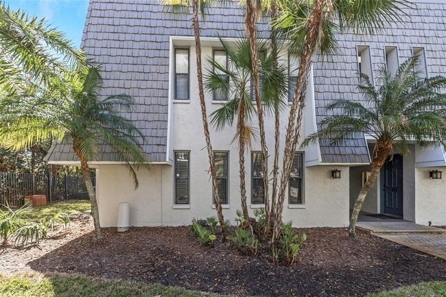 property at 712 Lyndhurst St