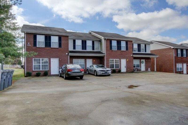 299-E2 Raleigh Dr in Clarksville, TN - Building Photo