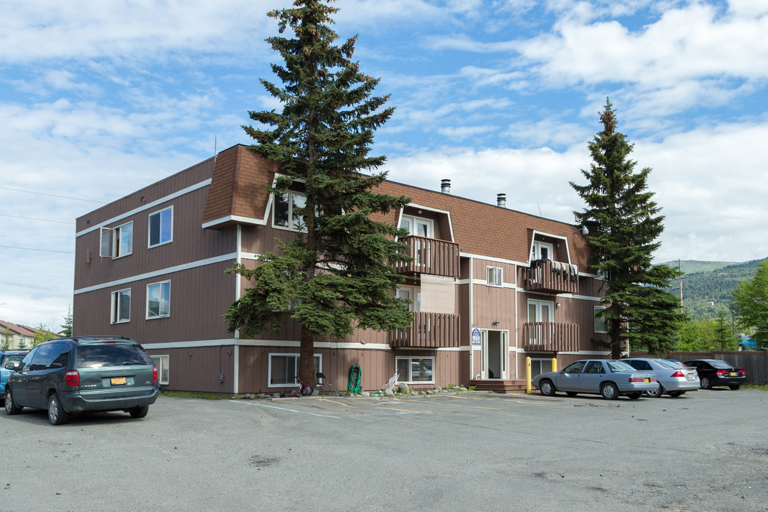 11539 Heritage Ct in Eagle River, AK - Foto de edificio