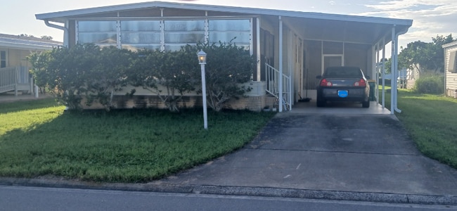 property at 910 Periwinkle Cir