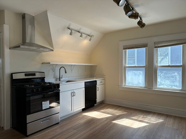 56 Garden Terrace in Bridgeport, CT - Building Photo - Building Photo