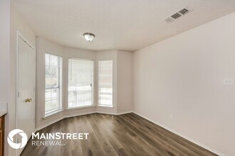 10836 Deauville Cir N in Fort Worth, TX - Foto de edificio - Building Photo