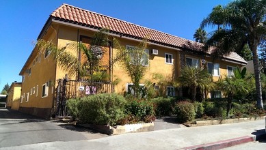 Valley Glen in Van Nuys, CA - Building Photo - Building Photo