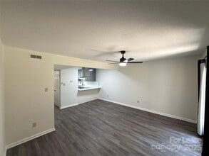1724 Village Lake Dr in Charlotte, NC - Building Photo - Building Photo