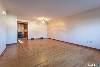 11 St Marc Cir in South Windsor, CT - Building Photo - Building Photo