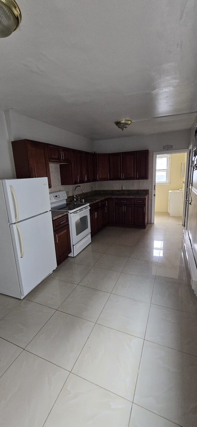 1564 Perkiomen Ave, Unit Apartment Rear in Reading, PA - Building Photo - Building Photo