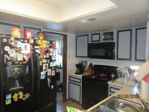 701 72nd St NW in Albuquerque, NM - Building Photo - Building Photo