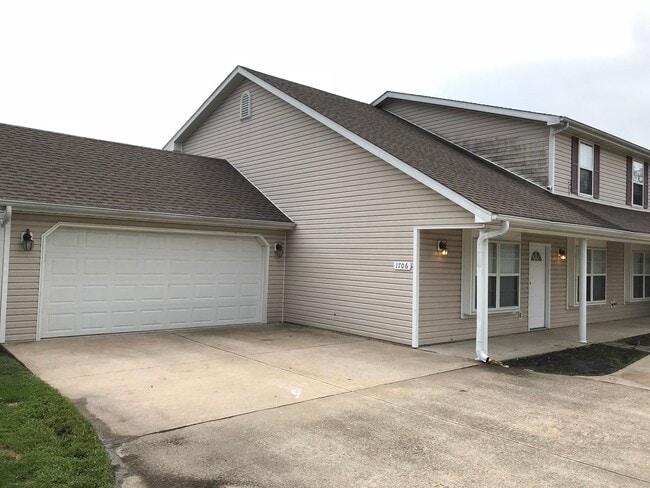 1704-1706-1706 Juniper Dr in Columbia, MO - Building Photo - Building Photo