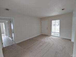 404 Clairmont Dr in Pensacola, FL - Building Photo - Building Photo