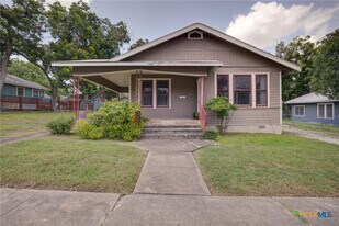 262 Clemens Ave in New Braunfels, TX - Building Photo