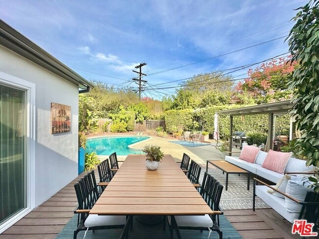 2132 Mcpherson Pl in Los Angeles, CA - Building Photo - Building Photo