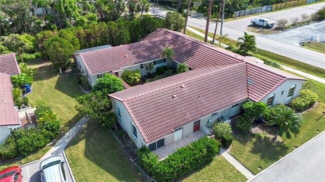 2291 Pueblo Ln in Sarasota, FL - Building Photo - Building Photo