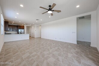 2071 W Bramble Berry Ln in Phoenix, AZ - Building Photo - Building Photo