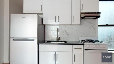 104 2nd Ave in New York, NY - Building Photo - Building Photo