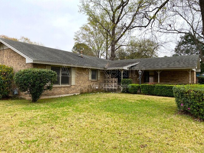 761 Forestdale Dr in Montgomery, AL - Building Photo - Building Photo