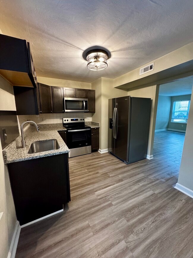 8570 Chesapeake Blvd in Norfolk, VA - Building Photo - Building Photo