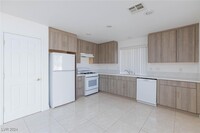 4674 Erin Glen St in Las Vegas, NV - Building Photo - Building Photo