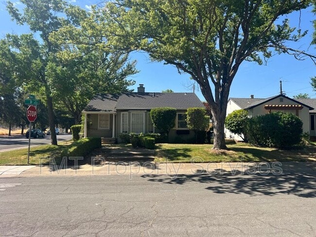 5536 D St in Sacramento, CA - Building Photo - Building Photo