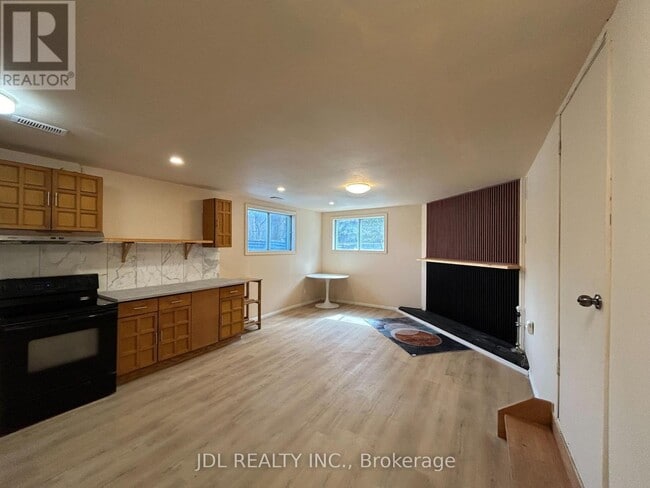 property at 21 Squires Ave