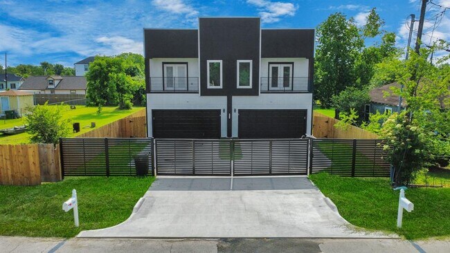 6710 Letcher St in Houston, TX - Building Photo - Building Photo