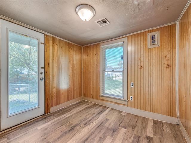 609 E Monterey St in Denison, TX - Building Photo - Building Photo