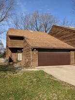 1709 E Willow Ct in Urbana, IL - Building Photo
