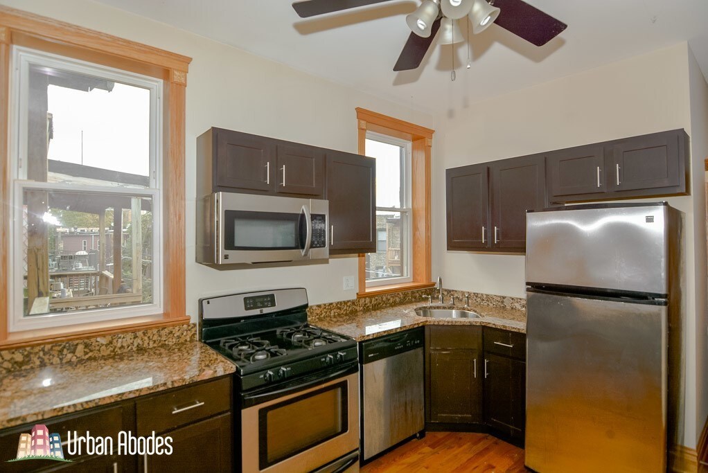 1148 W Waveland Ave in Chicago, IL - Building Photo
