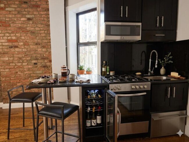 325 E 5th St in New York, NY - Foto de edificio - Building Photo