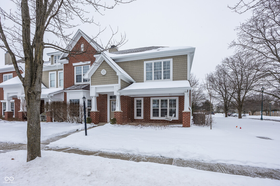 15455 Clearbrook St in Westfield, IN - Building Photo