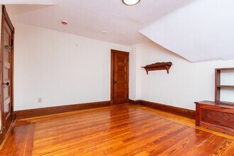 24 Walden St in Cambridge, MA - Building Photo - Building Photo